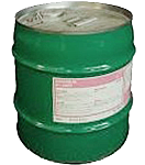 Grüne Stahltonne mit Etikett mit Aufschrift AGC ASAHIKLIN AC-6000