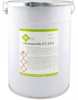 Weißer Stahleimer mit Deckel, weiß-grünes Etikett mit Aufschrift ABChimie 42K UV LED